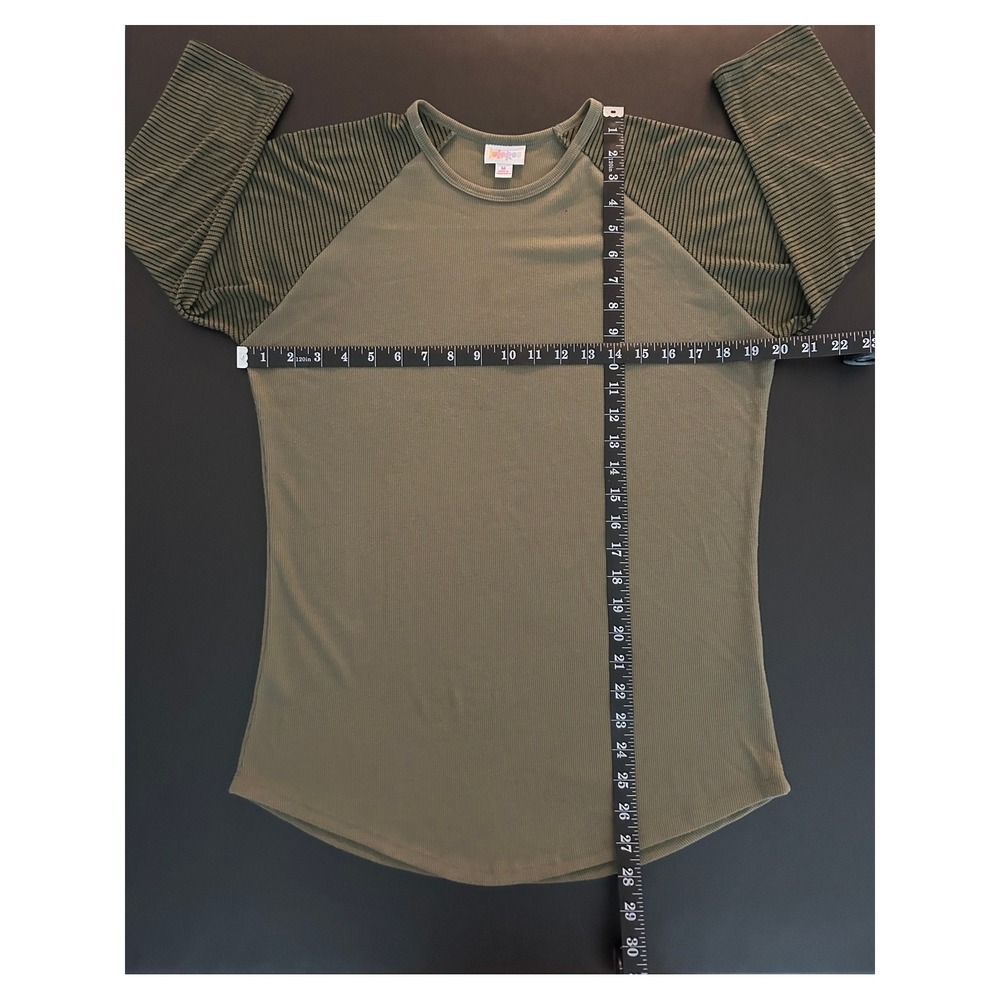LuLaRoe Randy Baseball Tee Olive Green Ribbed Raglan Striped Sleeve Medium 1414 - Picture 4 of 9